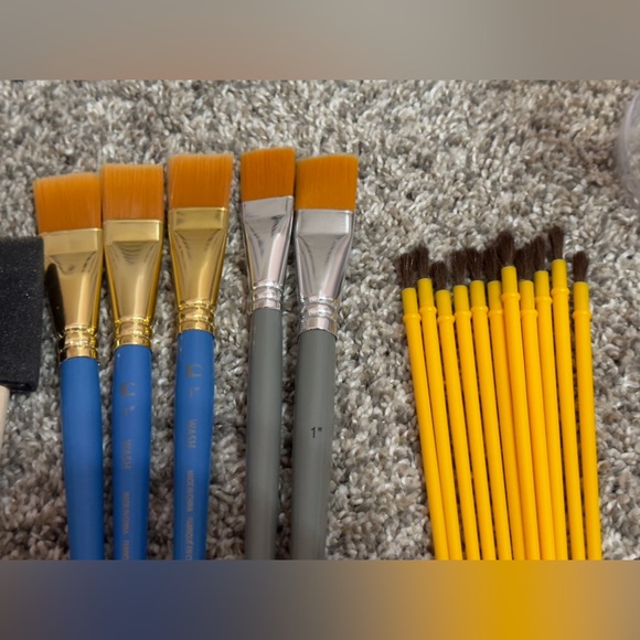 ARTISTICA Assorted Paintbrushes - Picture 7 of 8